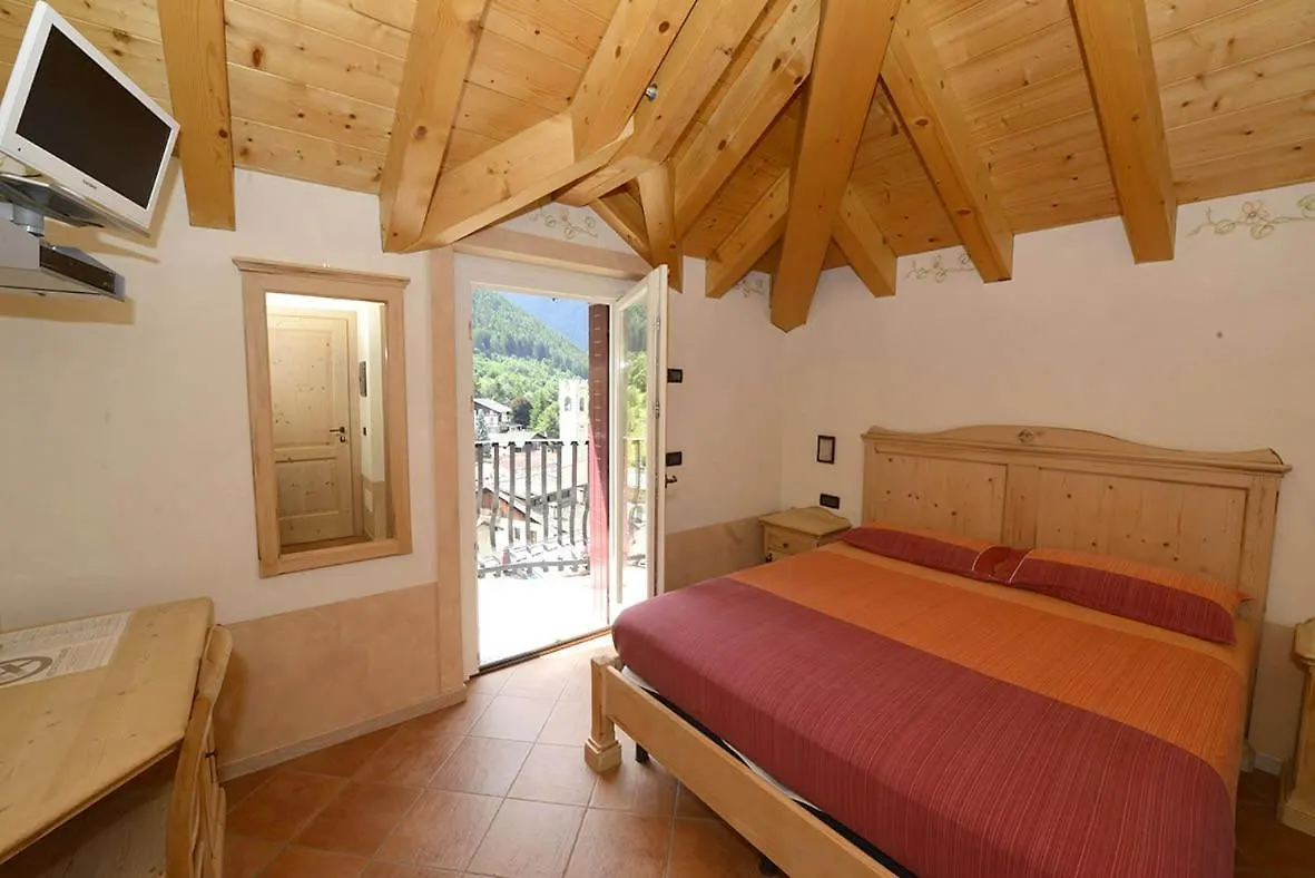 Bed and Breakfast Garni La Genziana Temù