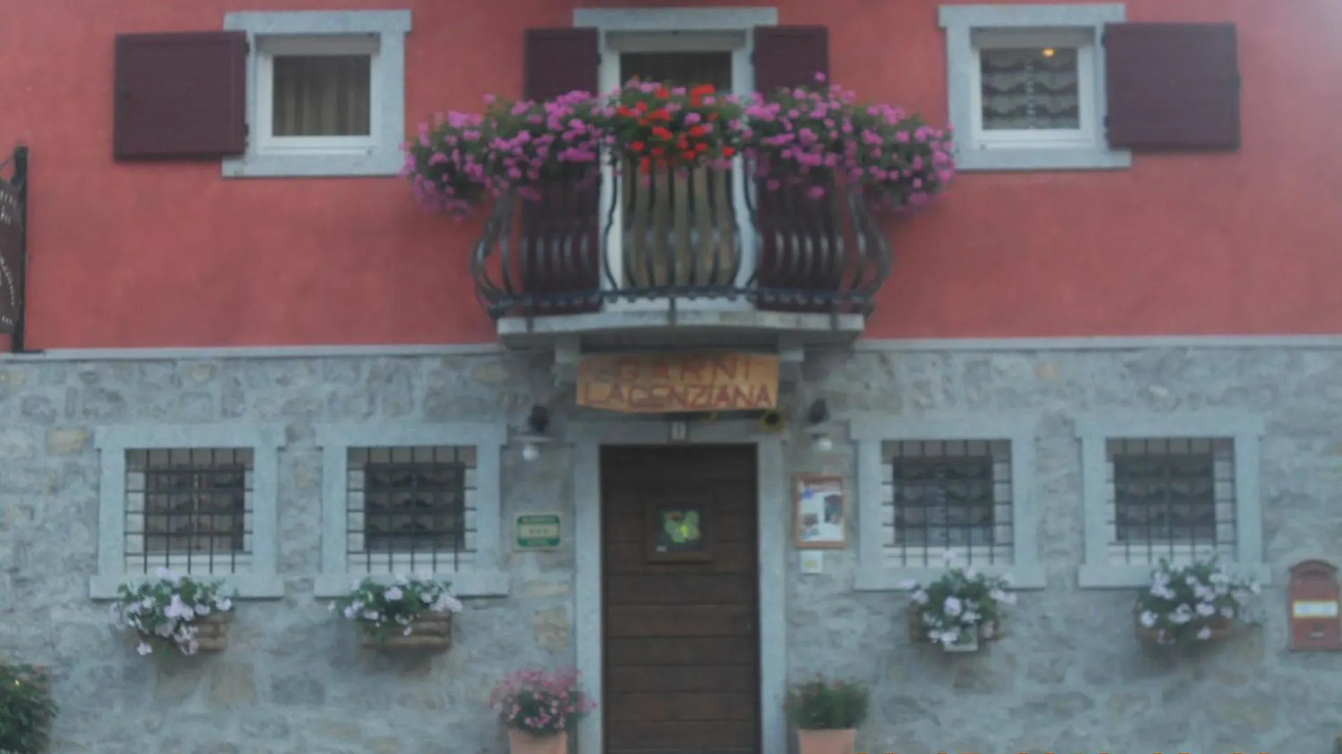 Bed and Breakfast Garni La Genziana Temù