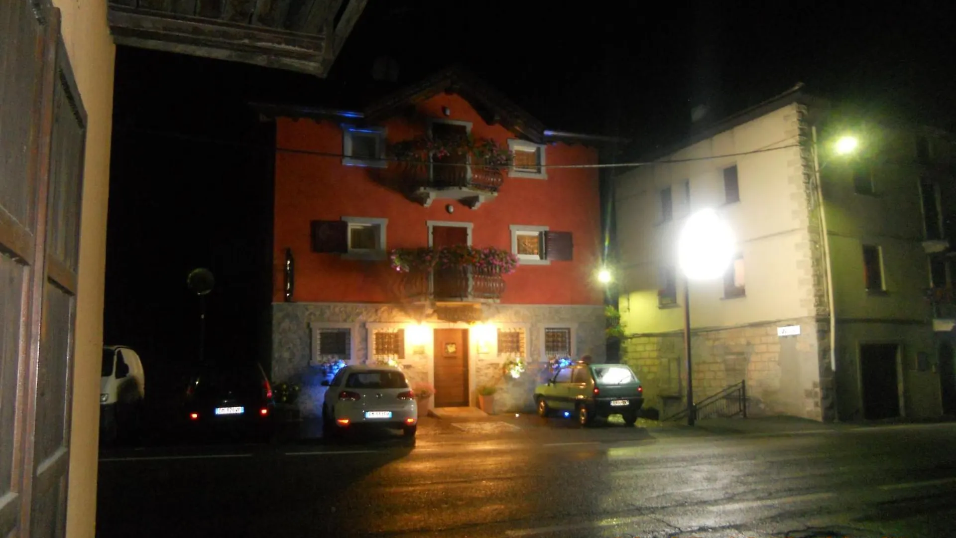 Bed and Breakfast Garni La Genziana Temù