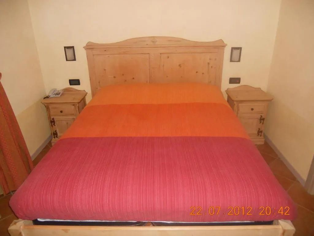 Bed and Breakfast Garni La Genziana Temù